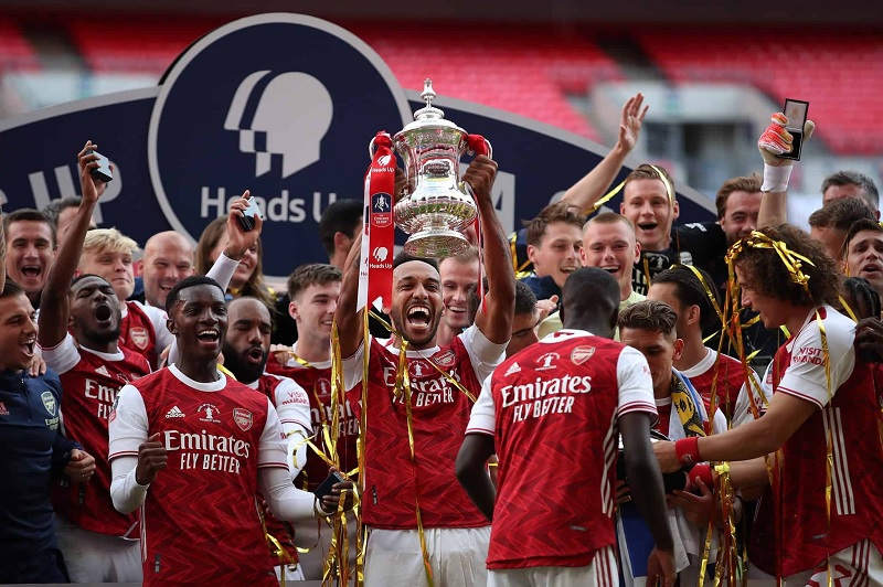 ly-do-vi-sao-arsenal-lai-co-nhieu-fan-ham-mo