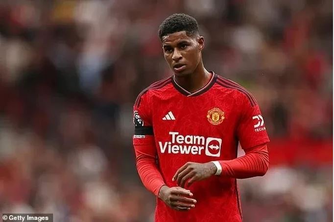 Không rõ Rashford đang làm gì với cuộc đời chính mình.