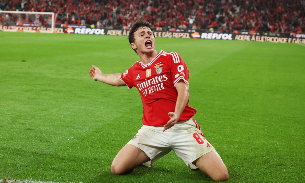 Joao Neves đang chơi cực hay trong màu áo Benfica