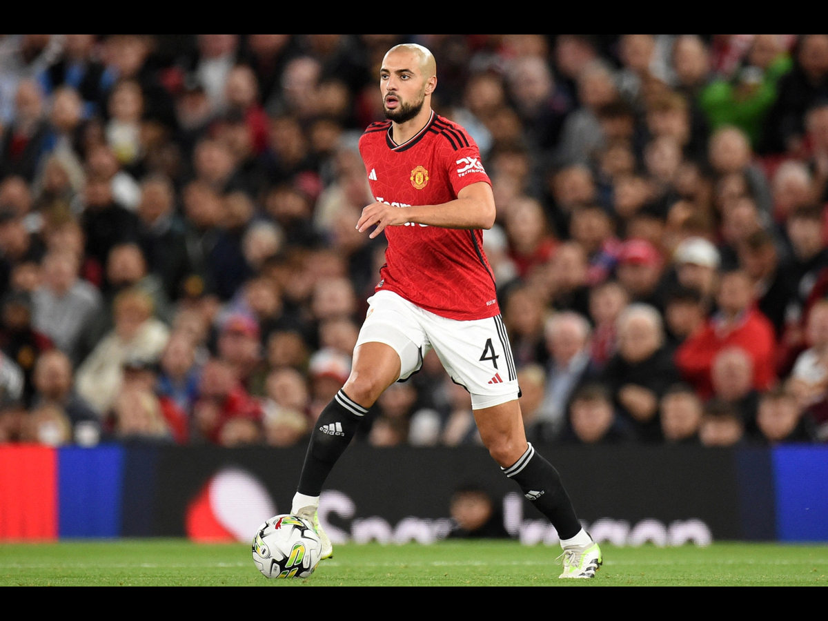 Amrabat sẽ rời MU vào mùa hè 2024